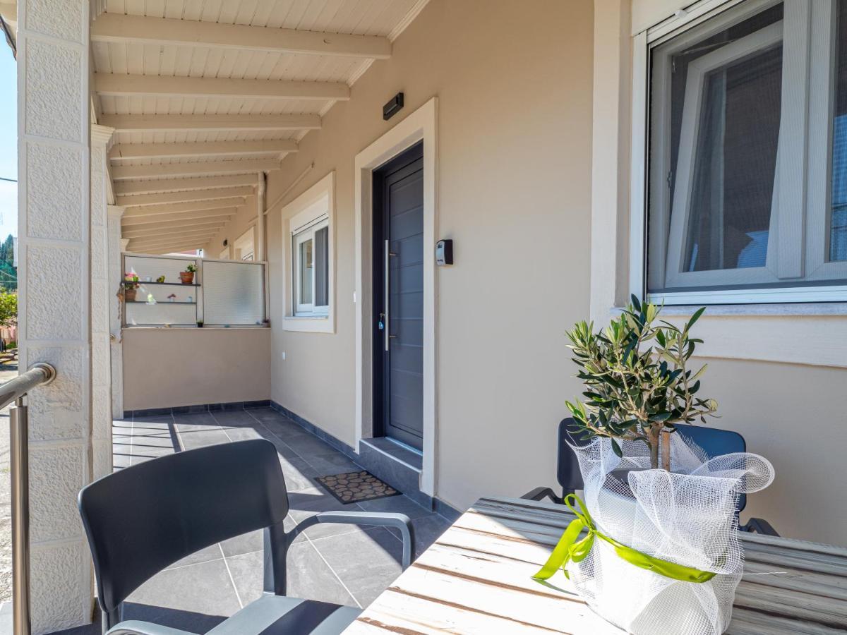 M&K - Maria'S Stylish Apartment Near Alykes Beach Corfu  Bagian luar foto