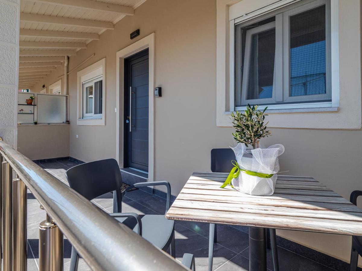 M&K - Maria'S Stylish Apartment Near Alykes Beach Corfu  Bagian luar foto